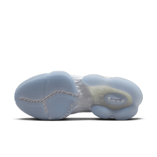 LeBron 19 低筒鞋 x TITAN 'Beyond the Seas' (DV3334-100) 發售日期