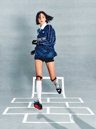 女款 Shox Z Calistra x LABELHOOD 'Black and University Red' (IW7881-001) 發售日期