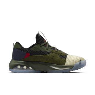 Fecha de lanzamiento del Jordan Air 200E "Carbon Green and University Red" (DQ6385-360)
