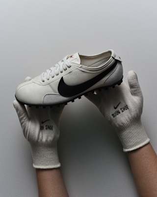 Women's Moon Shoe 'Soft Pearl and Black' (II0407-001) Release Date