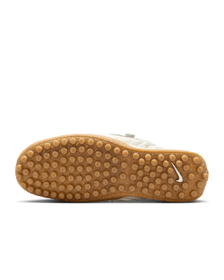 Ημερομηνία κυκλοφορίας του γυναικείου Moon Shoe x Jacquemus "Soft Pearl and Sail" (HV8547-002)