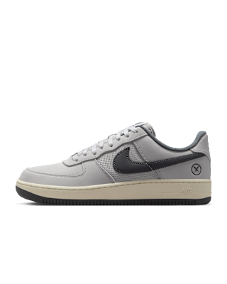 【NIKE公式】ナイキ SB エア フォース 1 LOW 'Light Bone and Iron Grey' (IO8439-100) 発売日