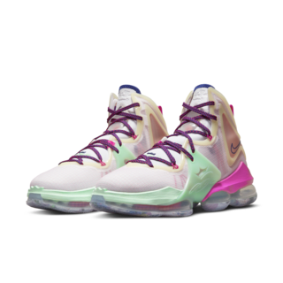 LeBron 19 'Love Letter' 發售日期