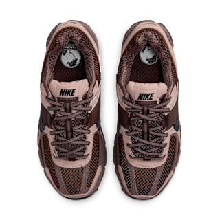 วันเปิดตัว Vomero 5 "Pink Oxford and Plum Eclipse" ผู้หญิง (FV1166-200)