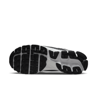 Fecha de lanzamiento del Zoom Vomero 5 "Black and Picante Red" (FB9149-001)