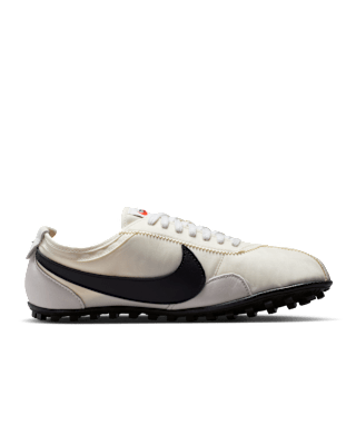 Date de sortie de la Moon Shoe « Soft Pearl and Black » pour femme (II0407-001)