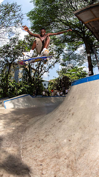 Data de llançament de les Nike SB x Air Jordan 4 "Navy" (DR5415-100)