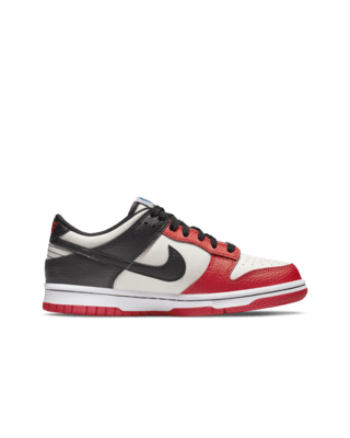 วันเปิดตัว Dunk Low เด็กโต “Black and Chile Red” (DO6288-100)