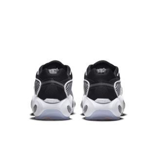 Fecha de lanzamiento del NOCTA Glide "Black and White" (DM0879-001) 