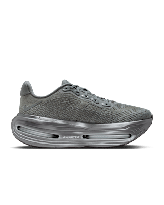 Data de llançament de les Vomero Premium x Isamaya Ffrench "Smoke Grey and Light Smoke Grey" per a dona (IR1988-084)