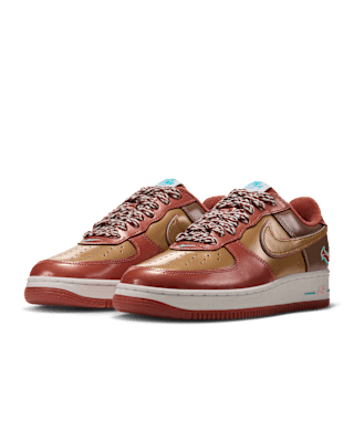 【NIKE公式】エア フォース 1 '01 x ニゴー x ジェイホープ 'Burnt Sunrise and Metallic Gold' (IO8766-800) 発売日