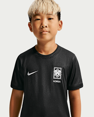 วันเปิดตัว South Korea x PEACEMINUSONE Collection