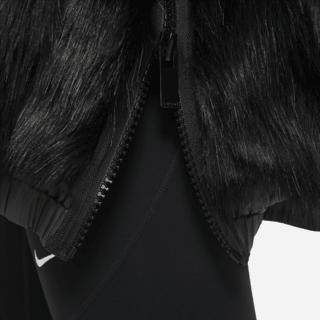 วันเปิดตัว Nike x sacai Apparel Collection