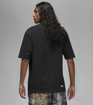 วันเปิดตัว Jordan x UNDEFEATED Apparel Collection