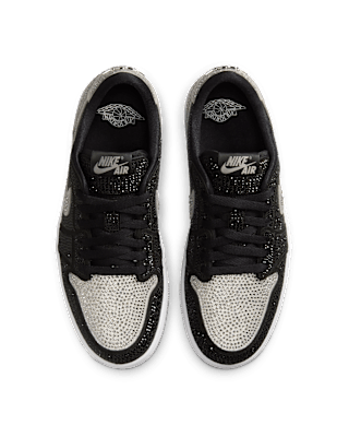 【NIKE公式】ウィメンズ エア ジョーダン 1 LOW OG Swarovski® 'Crystal' (HM9208-001 / W AJ1 RETRO LOW OG SWAROVSKI)