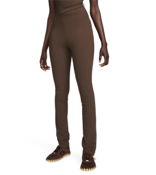 วันเปิดตัวคอลเลกชัน Nike x Jacquemus Bottoms Apparel