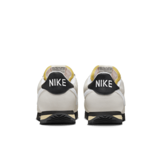 วันเปิดตัว Cortez "Light Orewood Brown" (FZ4630-100)