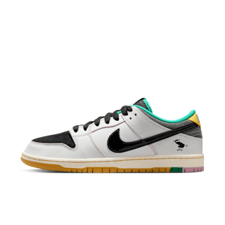 วันเปิดตัว Nike SB Dunk Low Pro x CSEF "Black and White" (HJ4132-100)