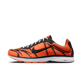 【NIKE公式】ズーム ストリーク 3 'Black and Total Orange' (IQ8012-800) 発売日