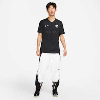 Fecha de lanzamiento de los jerseys Nike x ACRONYM® Stadium