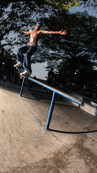 Data de llançament de les Nike SB x Air Jordan 4 "Navy" (DR5415-100)