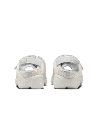 Ημερομηνία κυκλοφορίας του γυναικείου Air Rift "Photon Dust" (HQ1474-001)
