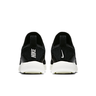 WMNS LUNARCHARGE PREMIUM
