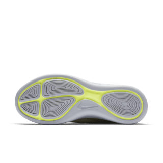 WMNS LUNARCHARGE ESSENTIAL
