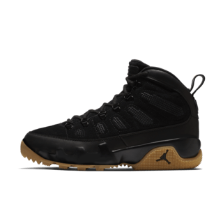 【NIKE公式】エア ジョーダン 9 レトロ ブーツ 'Black and Gum Light Brown' (AR4491-025/AIR JORDAN 9 RETRO BOOT NRG)