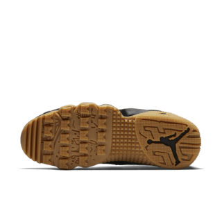 Air Jordan 9 Retro 靴子 'Black and Gum Light Brown' (AR4491-025) 發售日期
