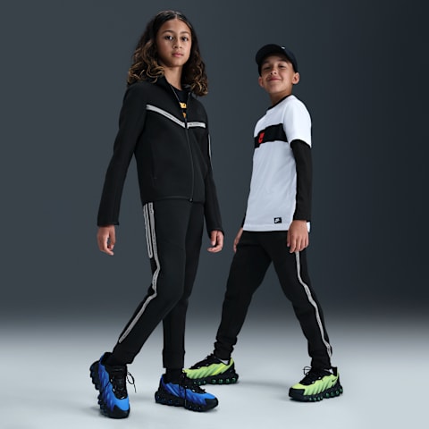 Детские джоггеры Nike Sportswear Tech Fleece со светоотражающими элементами, цвет: Чёрный