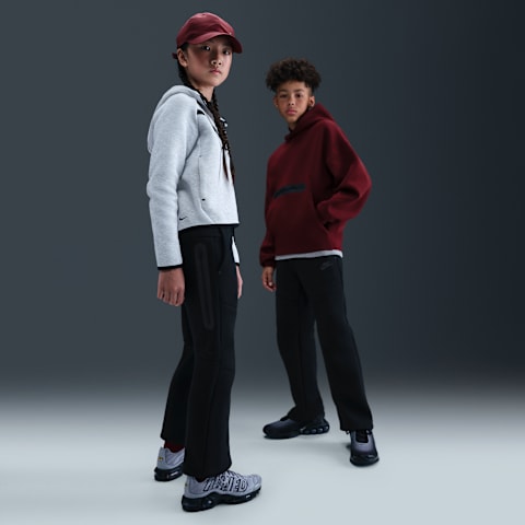 Брюки Nike Sportswear Tech Fleece Open-Hem для мальчиков, цвет: Чёрный