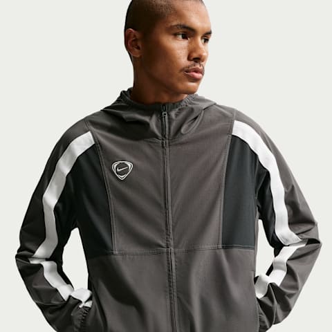 Мужская куртка Nike Energy Repel Soccer Woven, цвет: Пепельный / Почти чёрный
