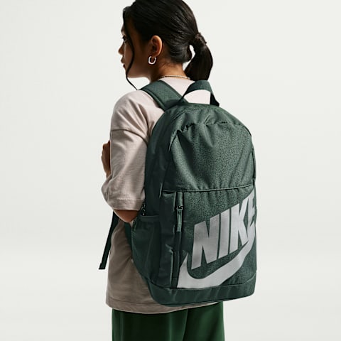 Рюкзак Nike Elemental (20L) для детей, цвет: Камуфляжный зелёный / Серебряный