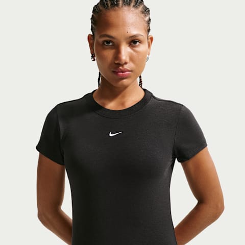 Женская футболка Nike Sportswear Chill Knit Cropped T-Shirt (Plus Size), цвет: Чёрный / Белый