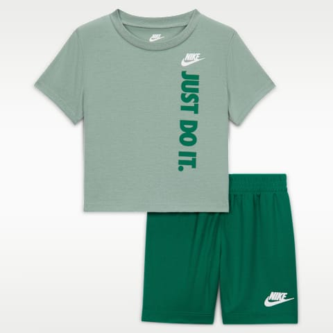 Детский комплект Nike Sportswear "Just Do It" Graphic T-Shirt and Mesh Shorts Set, цвет: Malachite