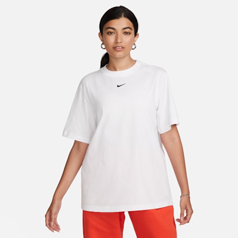 Женская футболка Nike Sportswear Essential, цвет: Белый / Чёрный