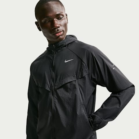 Мужская куртка Nike Stride Repel UV Running, цвет: Чёрный