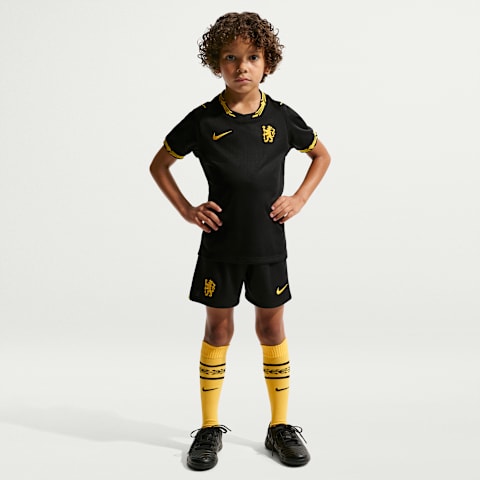 Детский футбольный комплект Nike Chelsea FC 2026/27 Stadium Away из 3 предметов, цвет: Чёрный / Золотой