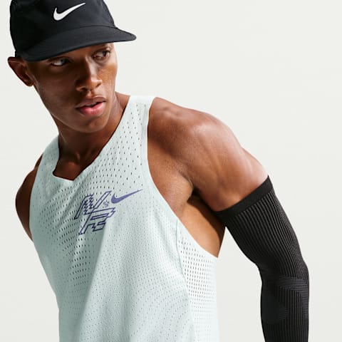 Мужской топ Nike AeroSwift Dri-FIT ADV Running Singlet, цвет: Зелёный