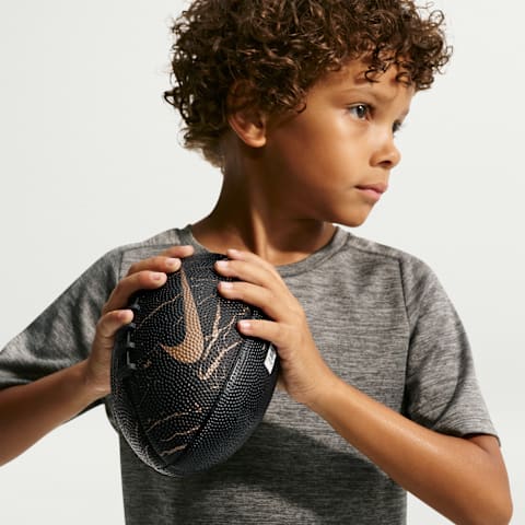 Мяч Nike Playground Graphic Mini Football для детей, цвет: Чёрный / Металлик золотой