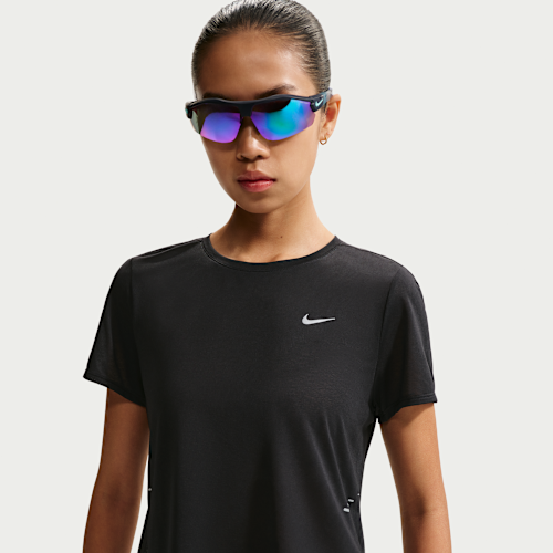 Nike スウィフト ブリーズ