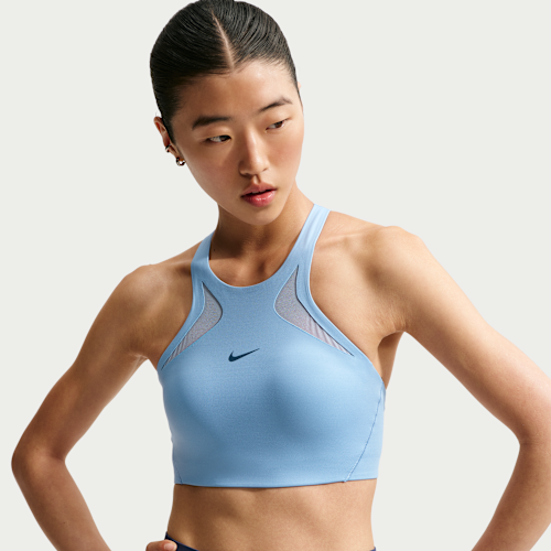 Nike ユニバーサ
