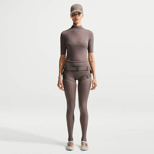 NikeSKIMS Weightless