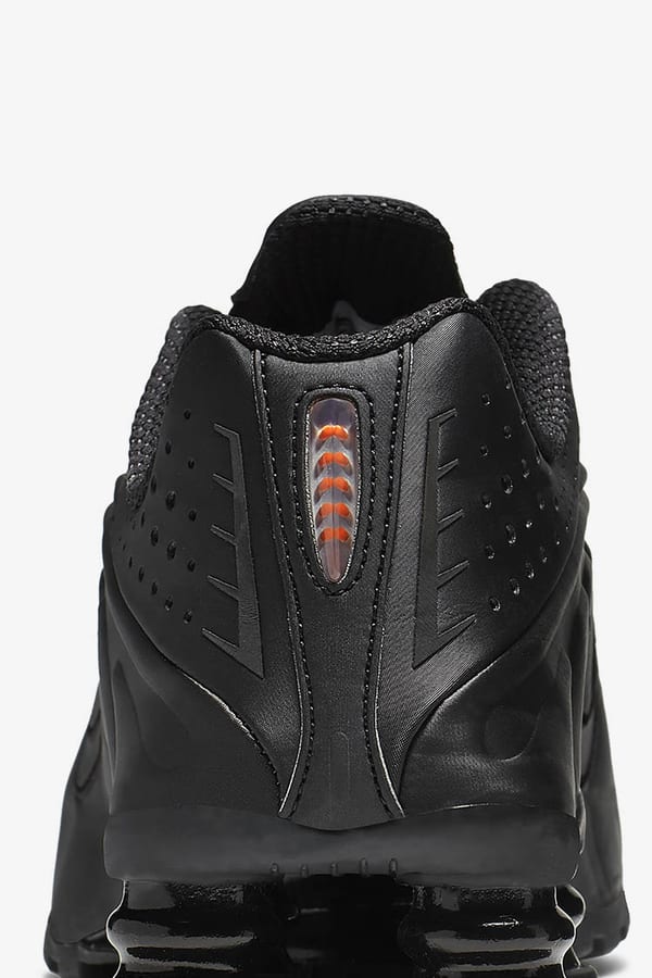 NIKE公式】ショックス R4 'Black' (AR3565-004 / NIKE SHOX R4). Nike SNKRS