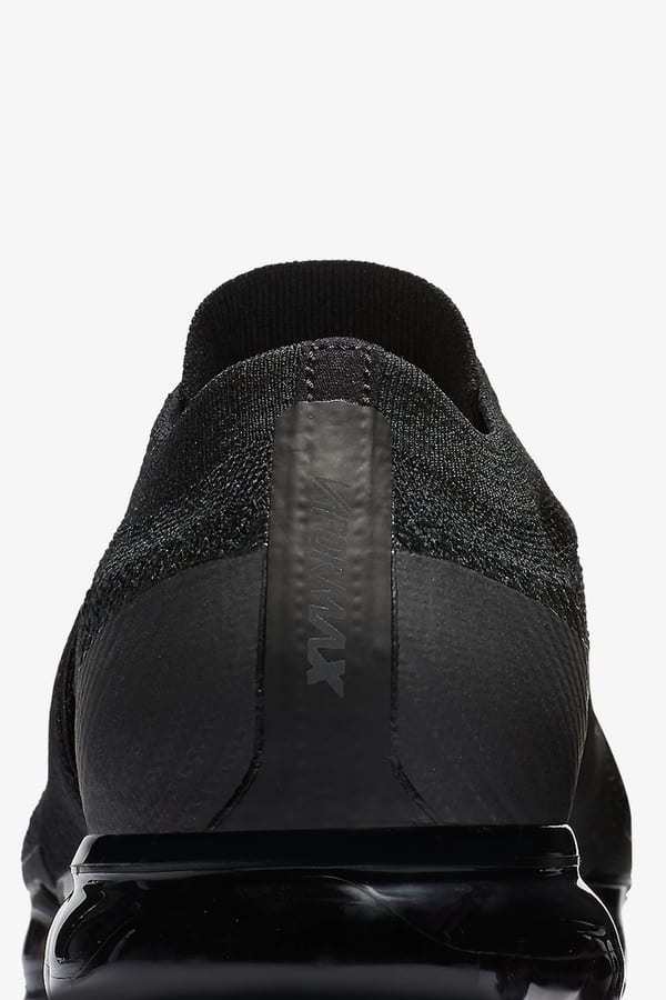 Nike Air VaporMax Moc Triple Noir Release Date. Nike SNKRS