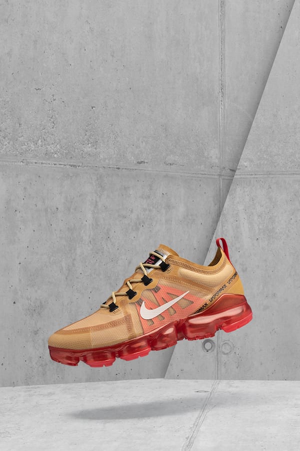 CRIMSON GOLD. Nike SNKRS