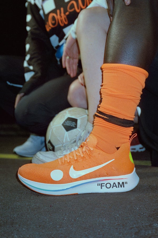 NIKE公式】ナイキ ズーム フライ マーキュリアル フライニット オフ-ホワイト 'Total Orange & Volt & White'  (AO2115-800 / Zoom Fly Mercurial Flyknit Off-White). Nike SNKRS