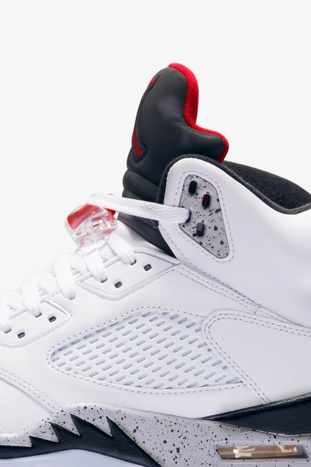 エア ジョーダン 5 レトロ 'White & Black & University Red' 発売日. Nike SNKRS