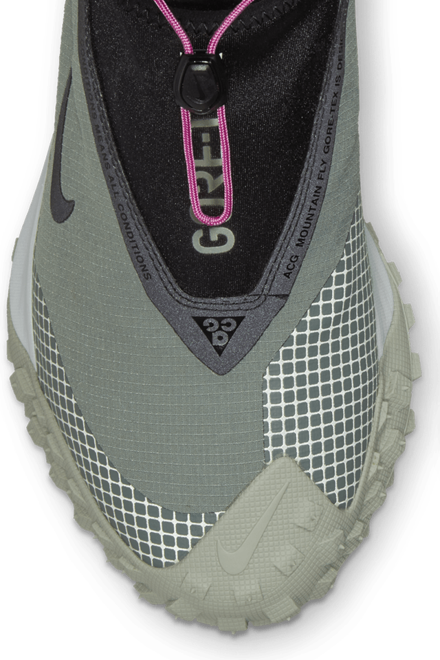 nike acg mountain fly clay green